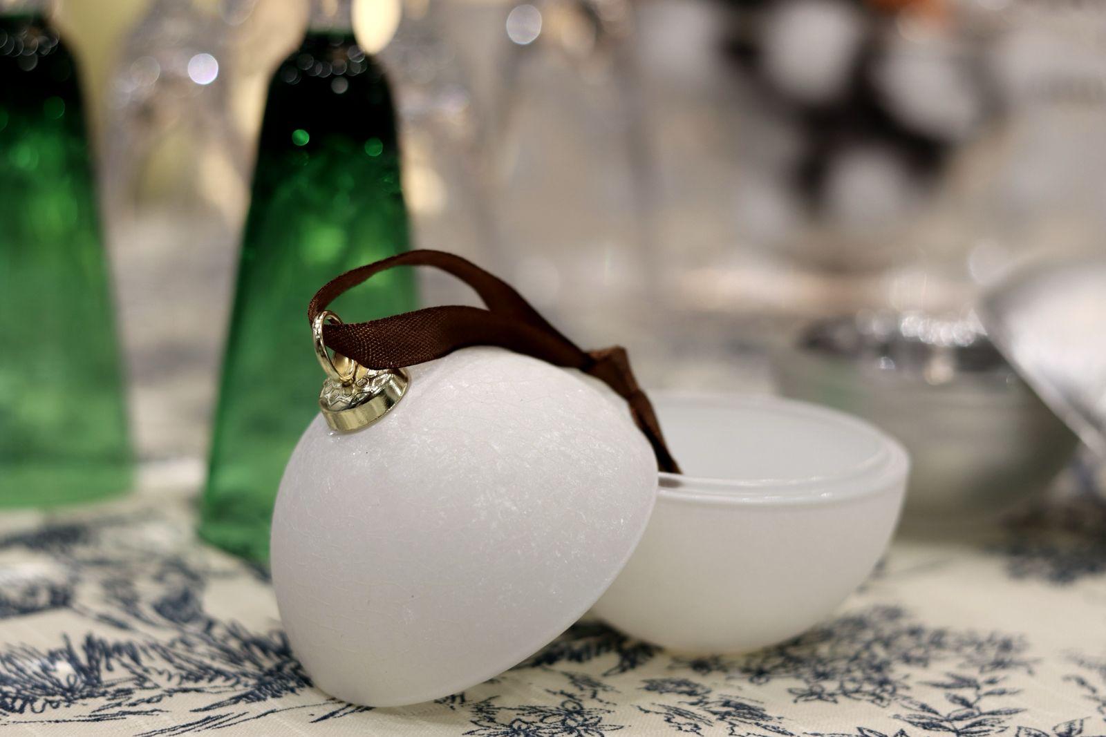 Christmas bauble candle from the Lumara Botanic workshop